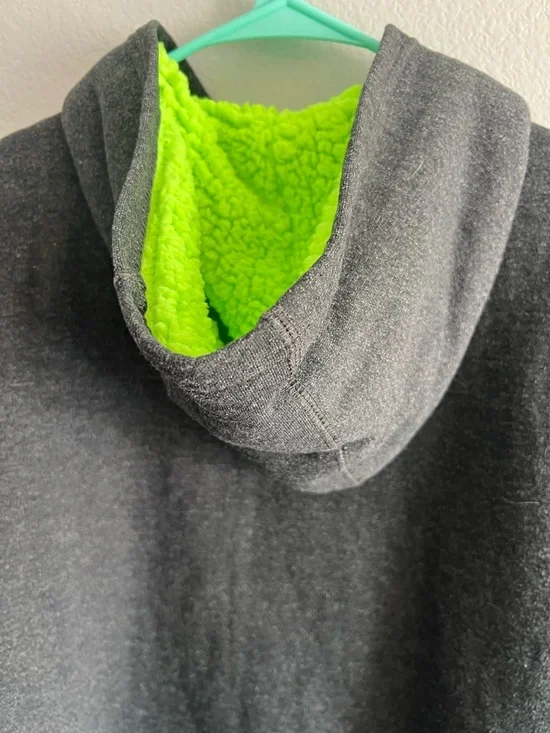 Vintage Men’s XL Quiksilver Charcoal Zip Hoodie with Neon Green Fleece Lining - Picture 10 of 12